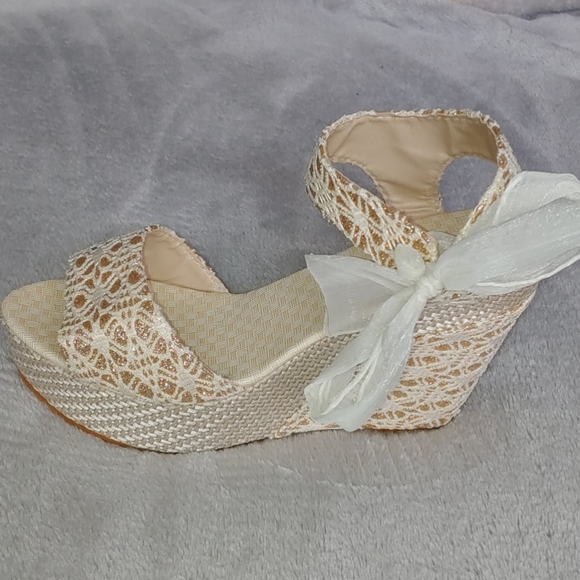 Platform sandals - Picture 3 of 6